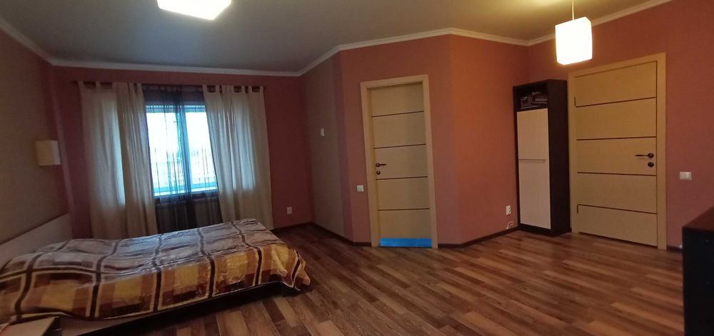 Продам трехэтажный коттедж