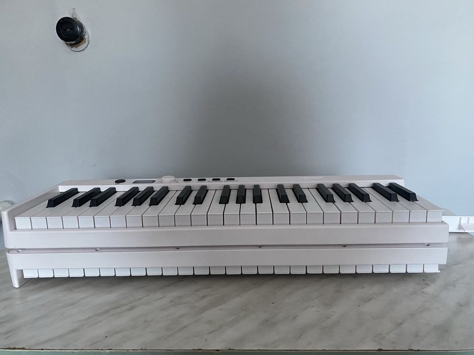 Продам цифровое пианино