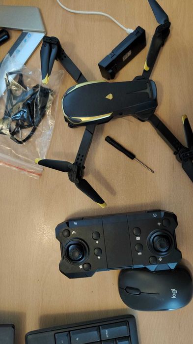 Mini drona pentru copii cu camera video pe telefon