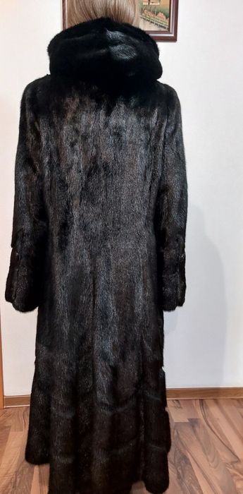 Продам норковую шубу