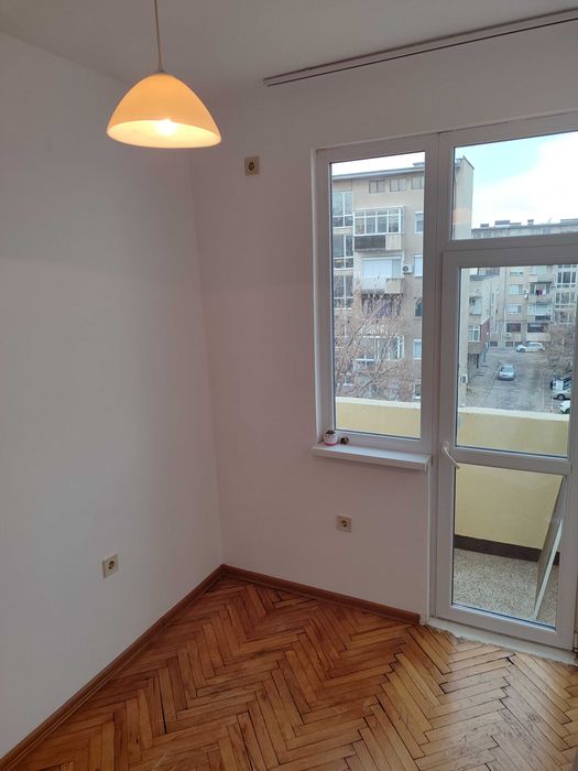 Нова обява, двустаен апартамент, център, под наем