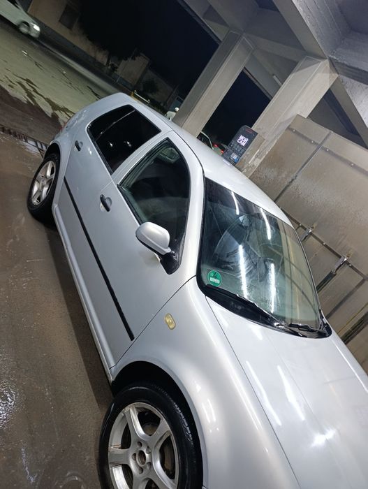 Golf 4 1.6 объем двигателя  8 цилиндр