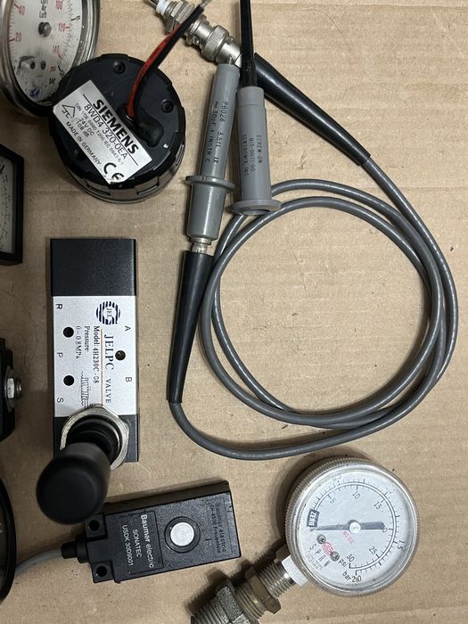 Lot componente industriale Baumer, Siemens, ODE, Bauser, Tektronix, JELPC, SIFAM – senzori, electrovalve, automatizări
