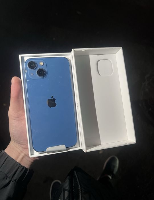 Iphone 13 сини цвет 128гб