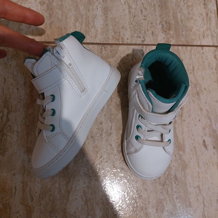 Vand ghete baietel marimea 24