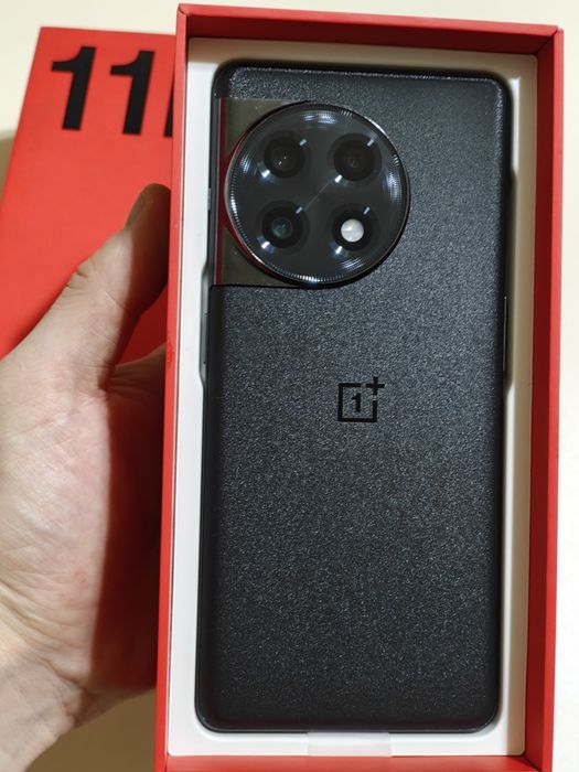 One Plus 11R 256 gb Ram 12 5G