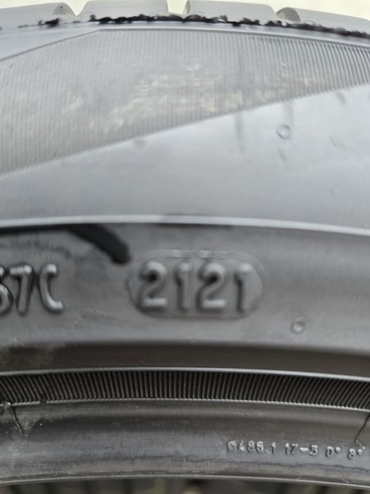 Vând patru anvelope de vara pirelli 255 45 19 dot 2121