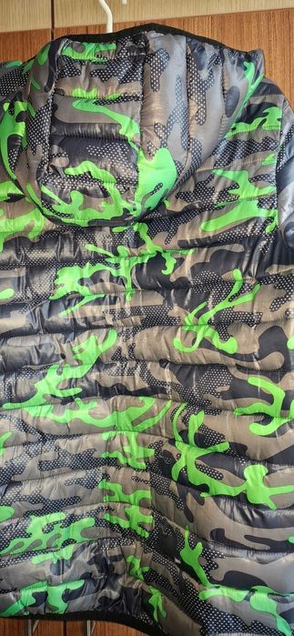 Спортно яке с качулка