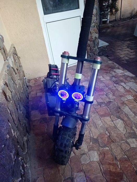 Trotineta electrică dual