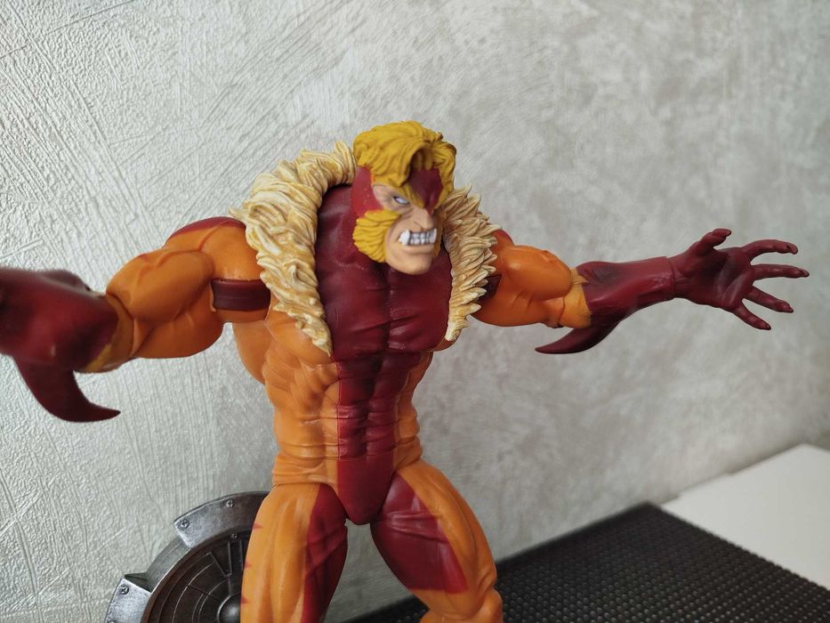 Саблезубый Marvel Select