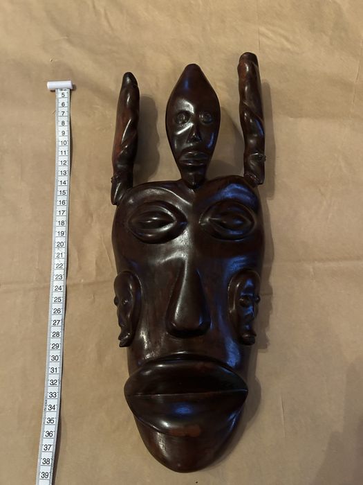 MASTI Africane din lemn