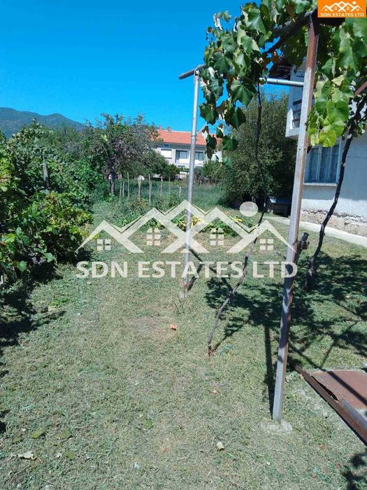 Продава монолитна къща в село Дъбово