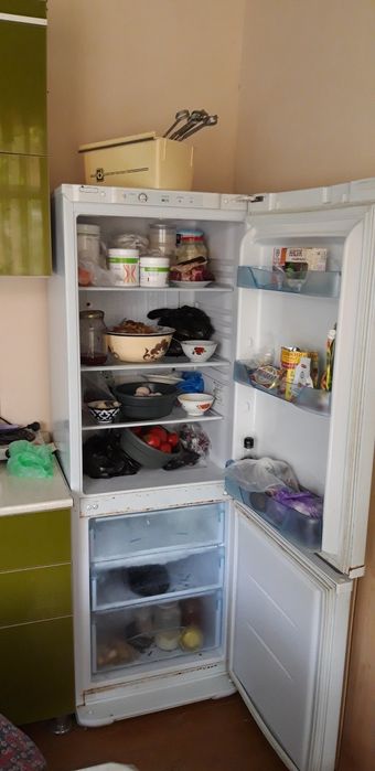 Muzlatgich sotiladi xolati yaxshi aybi yoq