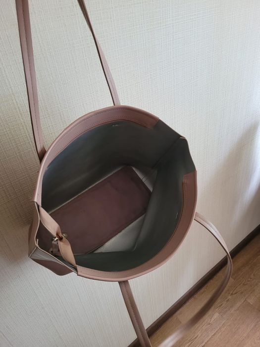 Сумки женские разные.