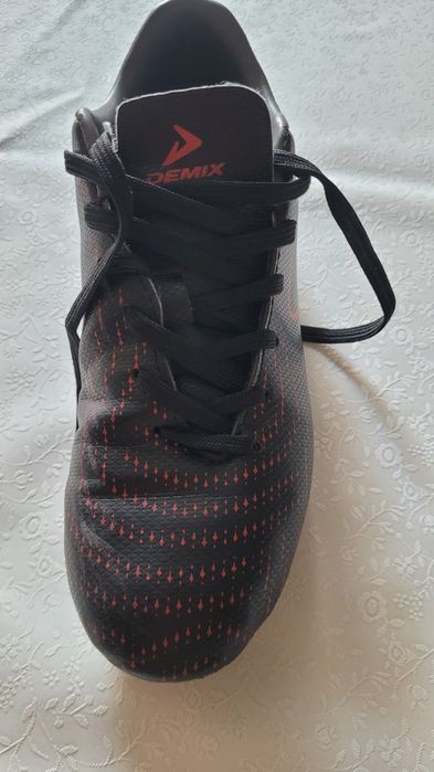 Футбольные кроссовки