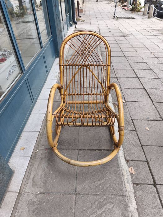 Люлеещ се стол в добро състояние