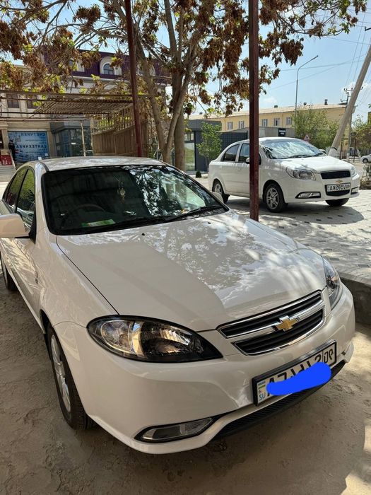 Жентра мошина сотилади