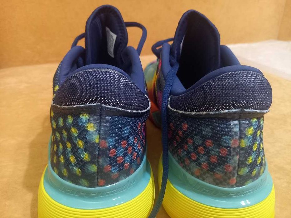 Продам кроссовки Adidas Barricade