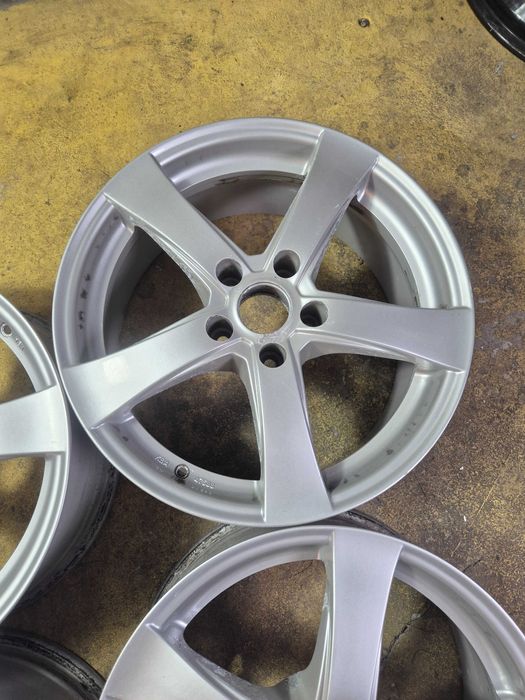 4 Jante Aliaj 5x112 17'' Dezent - 7.5J ETR 35 - VW Golf Touran Caddy Passat Tiguan / Skoda Octavia Karoaq Kodiaq / Seat Leon / Audi A3 A4 A6 Q5