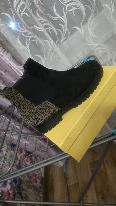 Продам черные полусопожки