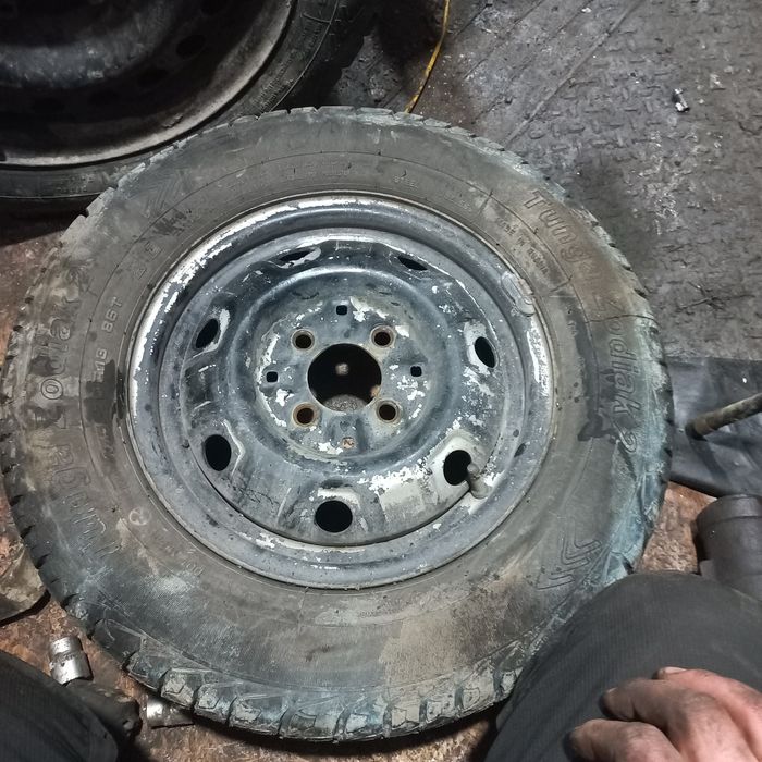 Продам комплект летней резины 4 100