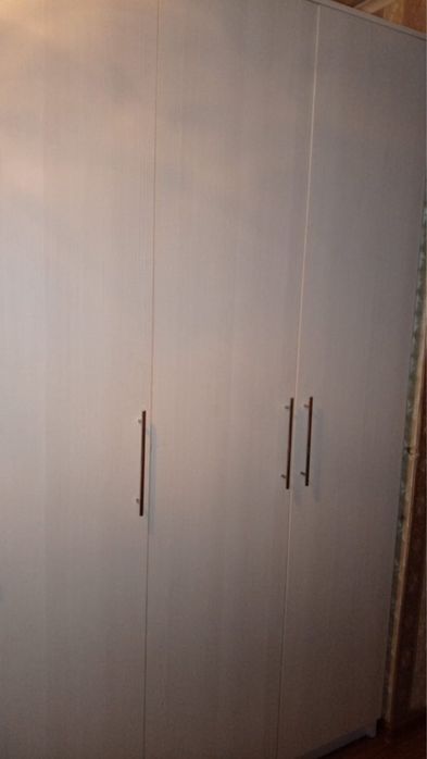 Продам шифоньер.