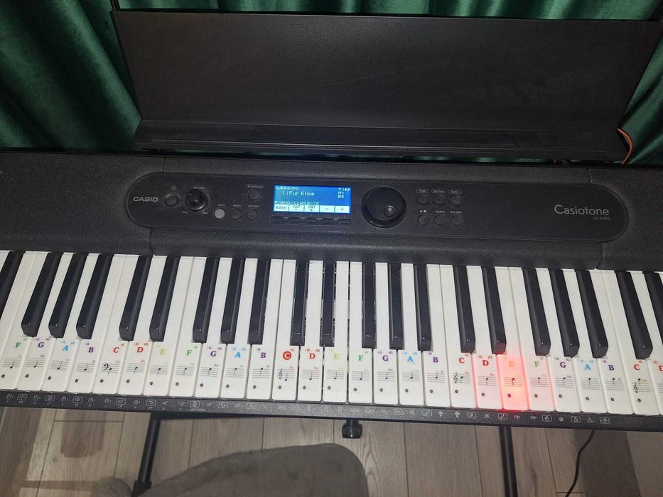 Orga Casiotone LK-S450 - Taste iluminate + Stativ + Kit Tabletă