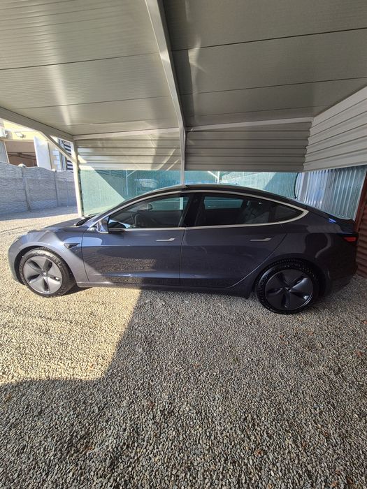 Tesla model 3 80000 km