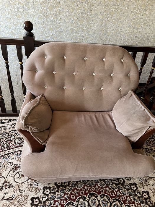 Продаётся диван и кресло