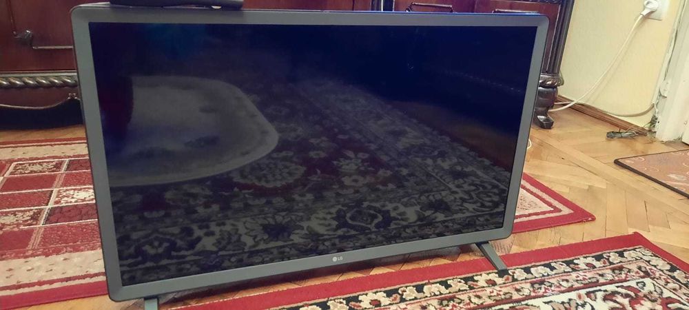 Vand televizor LED FHD, smart LG 32" (80 cm), culoare gri