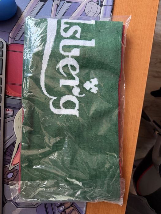 Шал на Ливърпул и Карлсберг (Liverpool FC and Carlsberg fan scarf)