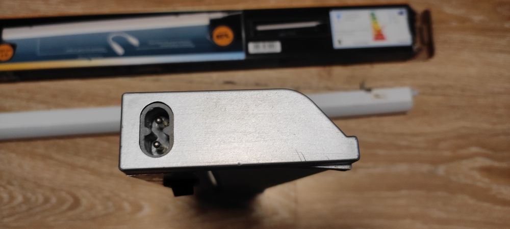 LED лампа и лампа за баня или кухня