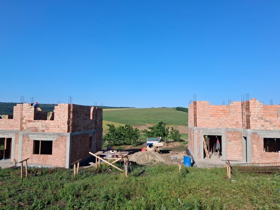 Executam case la rosu sau la cheie