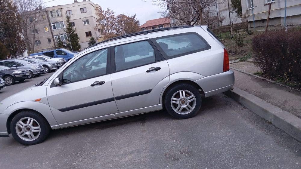 Vând Ford Focus.
