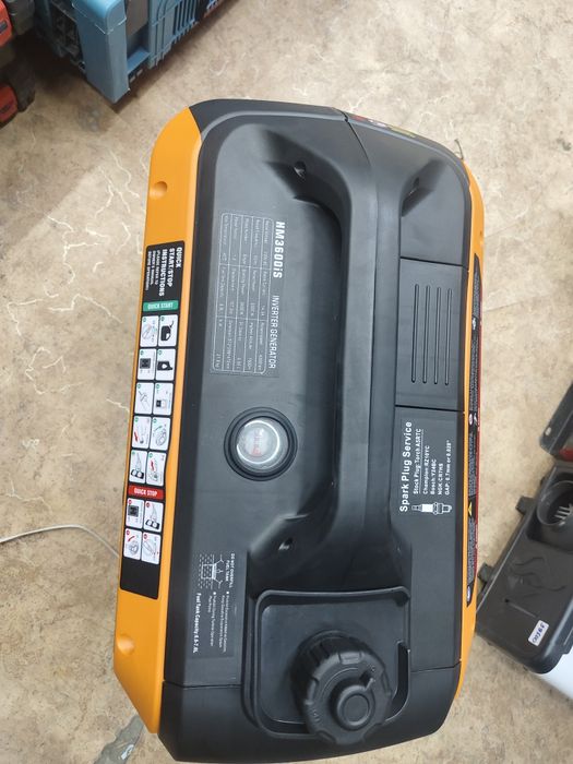 Бензиновый генератор 3,3кВт.  2,2кВт