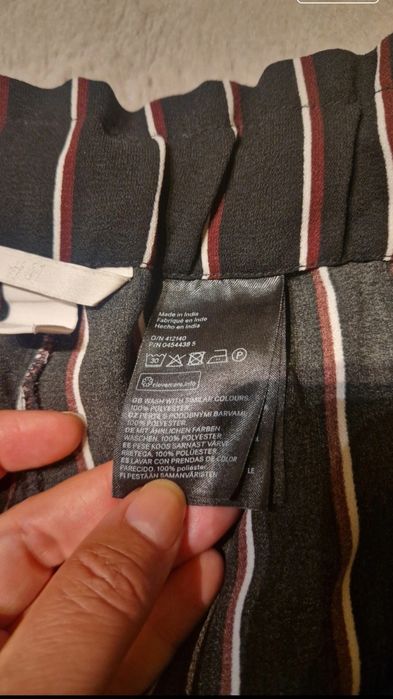 Pantaloni largi H&M, mărimea 42, noi fara eticheta