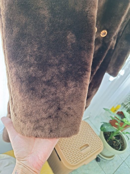 Vand haină de Monton Dore 
Marimea L-XL
Lungime 3/4
Foarte bine în