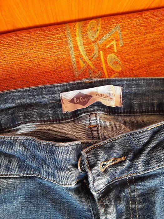 Superoferta. Vand 10 perechi  de blugi