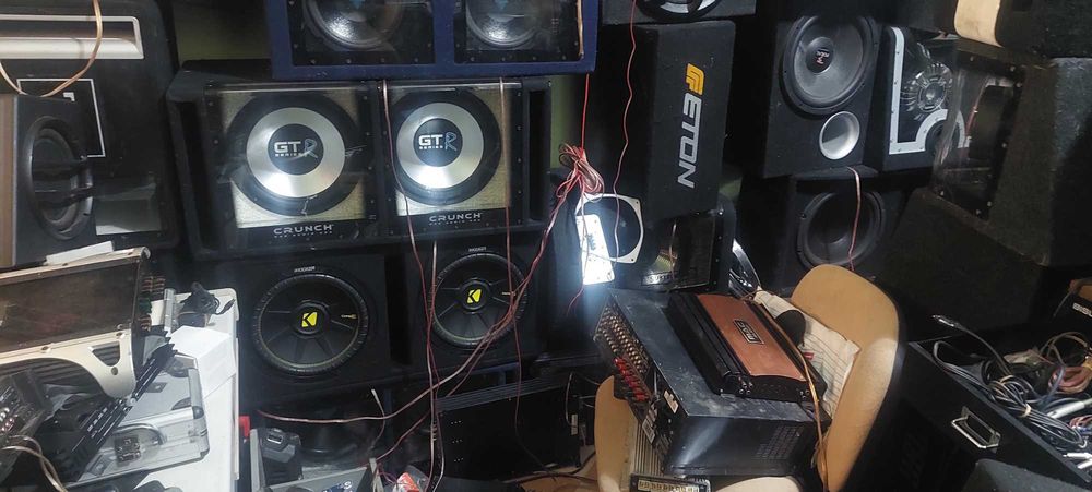 statie amplificator subwoofer auto 1000w de la magnat