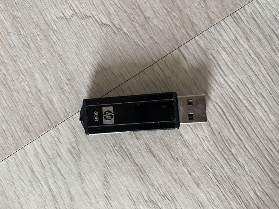 Флешка hp 8 gb черная