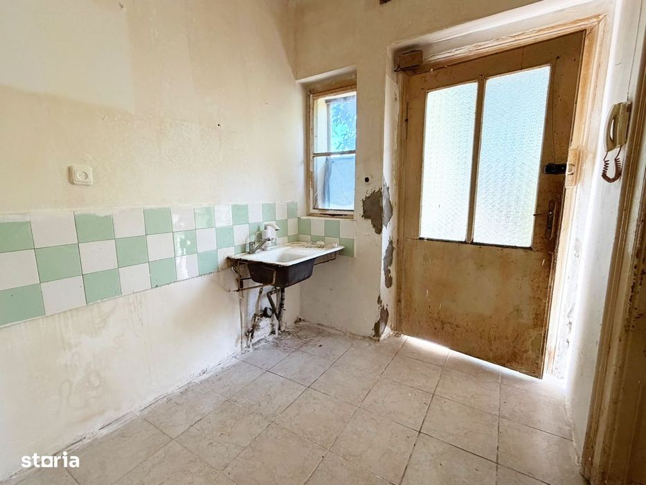 Apartament cu 1 cameră la curte – central