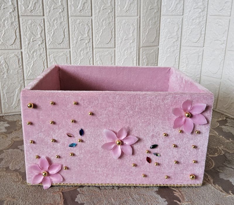 Подарочная коробка