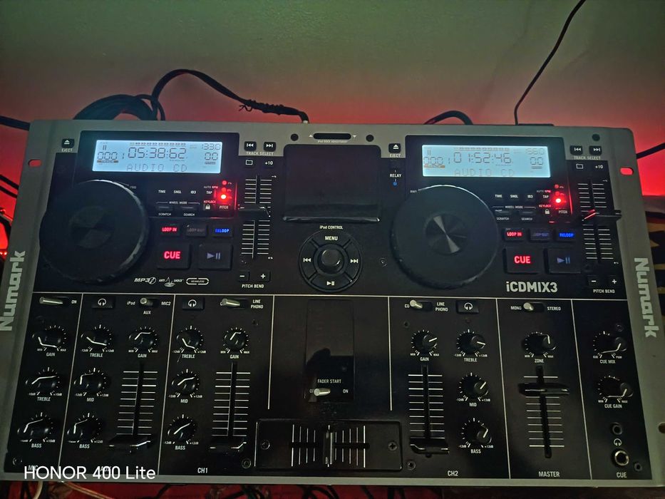 consola Numark pe cd si ipod