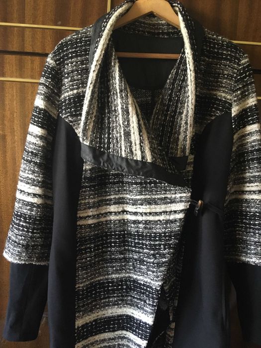 Дамско палто Carla ново