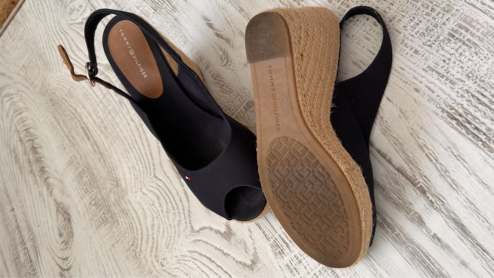 Sandale Tommy Hilfiger cu talpa ortopedica