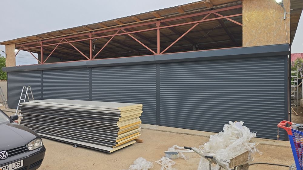 Usa garaj rulou aluminiu cu lamela
