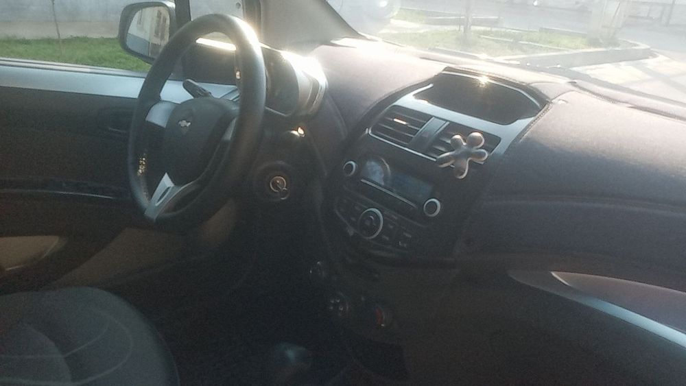 Sotiladi Spark avtomat zòr holatda