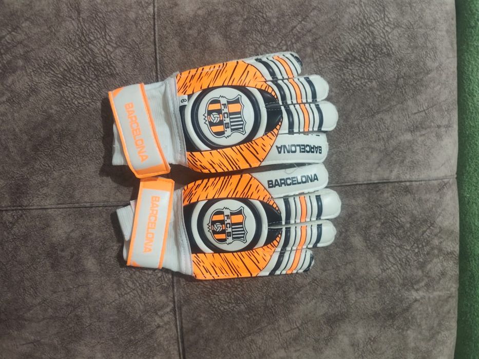 Перчатки для футбола