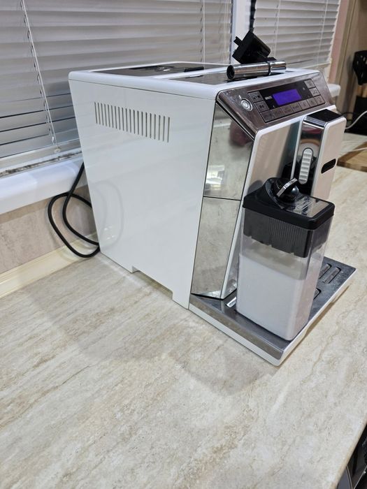 Кафеавтомат  Delonghi Eletta cappuccino TOP