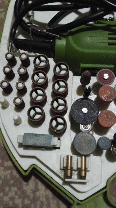 Дремель IVT (бормашинка гравер) с набором.